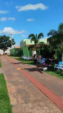 Famílias fazem fila para tentar garantir melhor turno em escola das Moreninhas