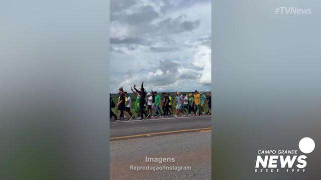 Deputado de MS caminha até Brasília ao lado de Nikolas Ferreira