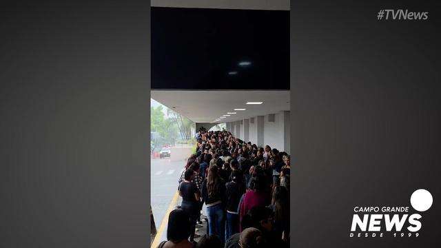 Fila para entrar na Câmara