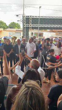 Ministro Guilherme Boulos no Parque do Lageado cantando Evidências