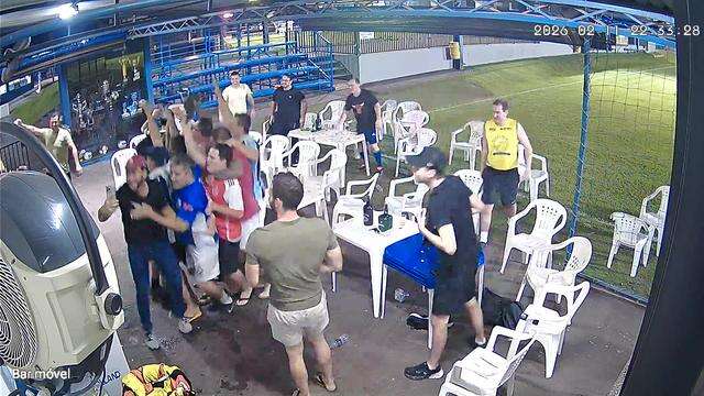 Vídeo mostra torcida "brasilguaia" na fronteira