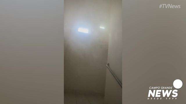 Interior do apartamento em chamas no Santa Fé