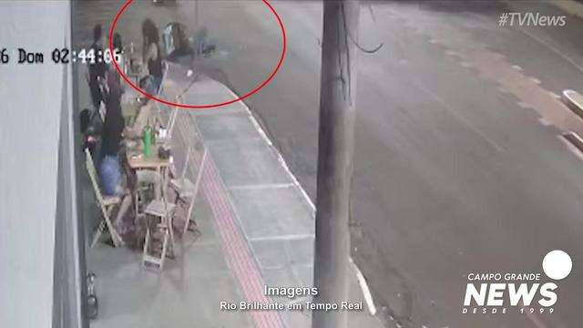 Jovem morre ao ter moto atingida por carro em Rio Brilhante