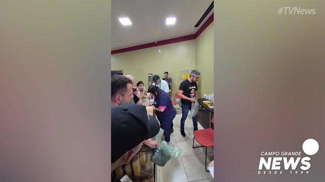 Busca por celulares no bazar da AACC