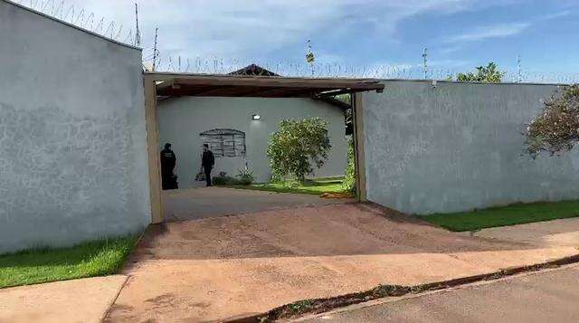 Caminhonete da corregedoria levou policial preso