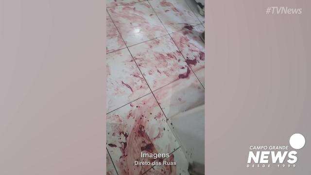 Casa ensanguentada após homicídio