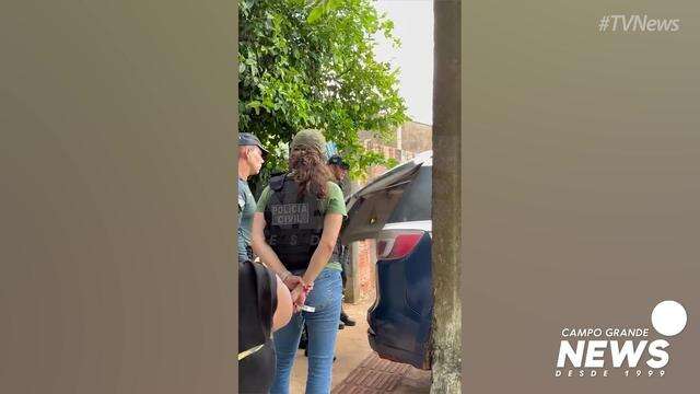 Marido sai algemado para camburão 