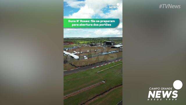 Imagens da fila no autódromo