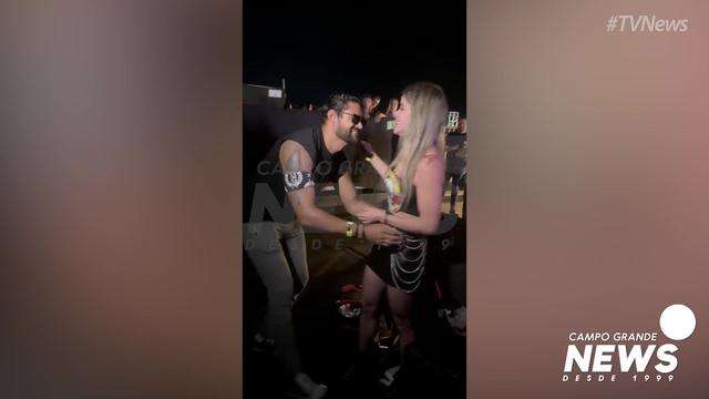 Momento do pedido de casamento no show do Guns N' Roses