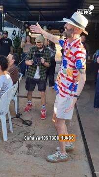 Amigos se despediram de Tiago Pitthan com camisas coloridas