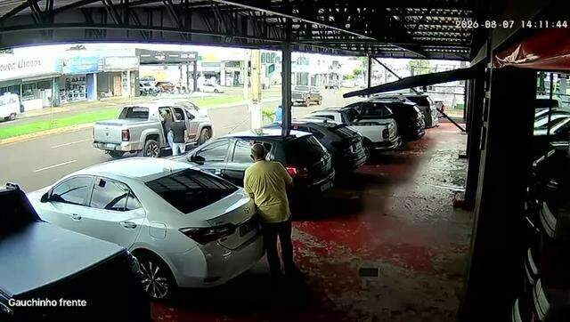Suspeito e vítima se encontram antes de execução em garagem de Dourados