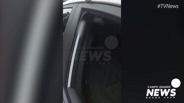 Homem é preso por ato obsceno em frente à escola