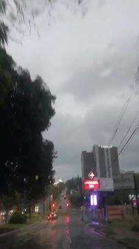 Chuva na Av. Mato Grosso