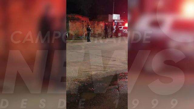 Adolescente é executado com mais de seis tiros em esquina de praça