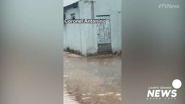 Granizo surpreende moradores durante temporal em Campo Grande